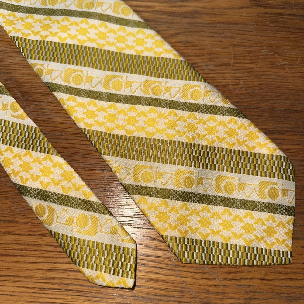 Vintage Mr. John Men's Wide Necktie Bold‎ Yellow Olive Beige 4" X 56"